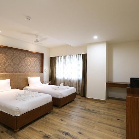 Hotel Shubham Palace Хайдарабад Экстерьер фото