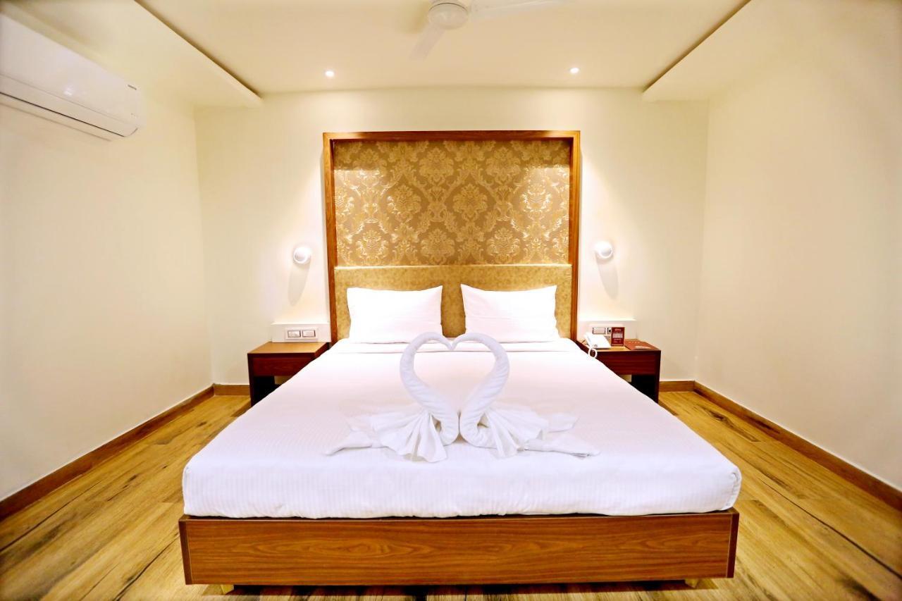 Hotel Shubham Palace Хайдарабад Экстерьер фото