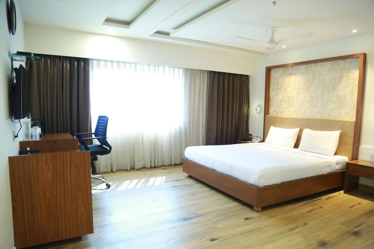 Hotel Shubham Palace Хайдарабад Экстерьер фото